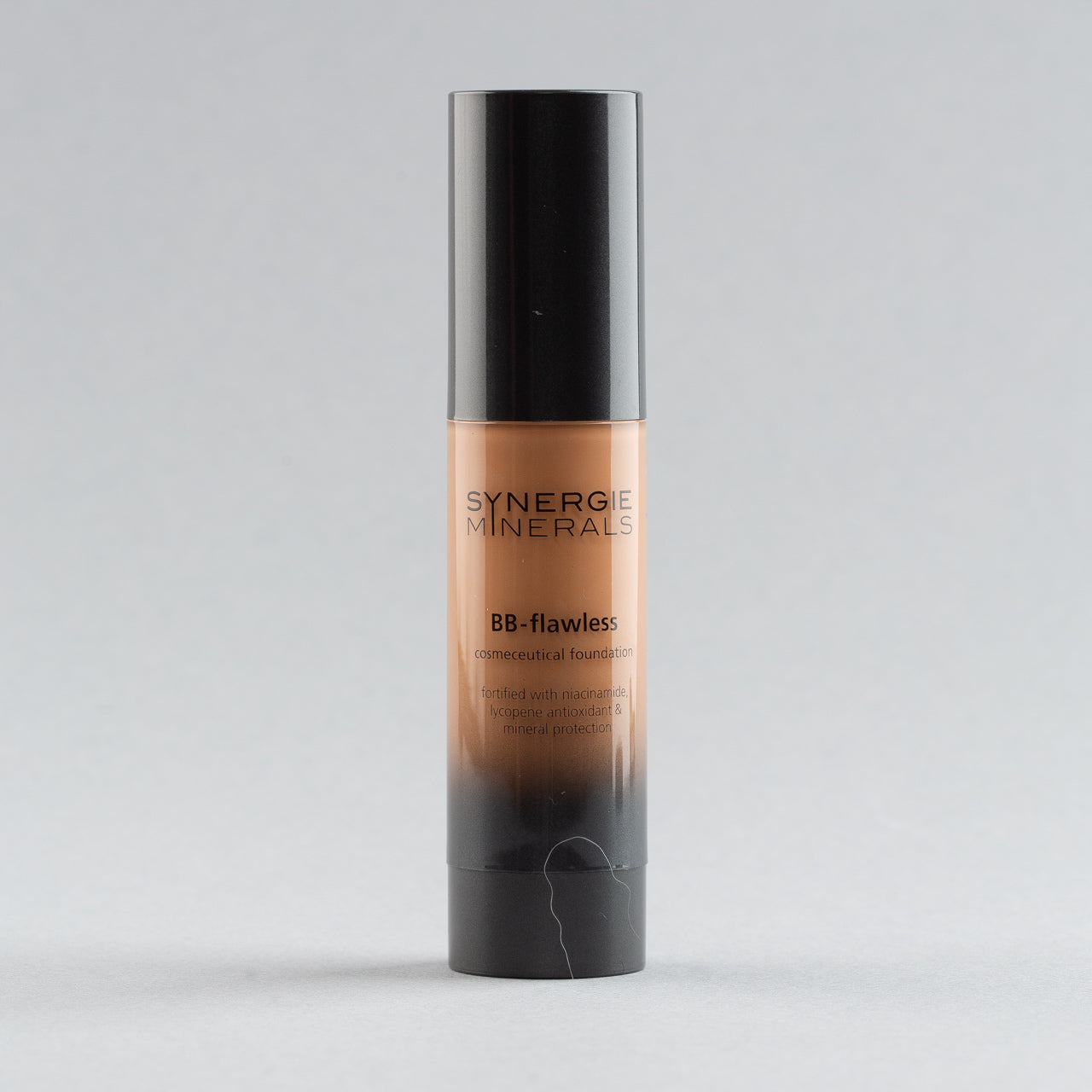 Synergie Minerals BB Flawless Liquid Mineral Foundation met 15SPF